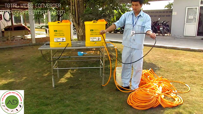 Bình phun động cơ điện 05 Lít